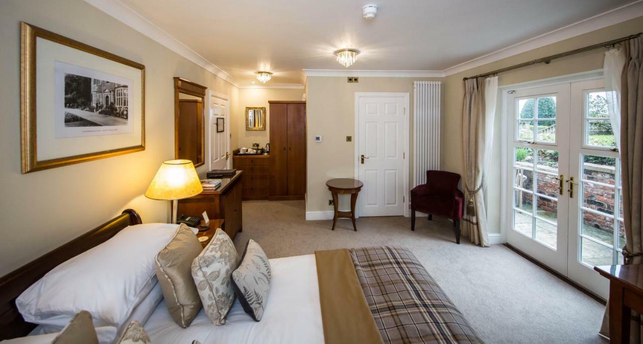 Goldsborough Hall Нерсборо Екстериор снимка